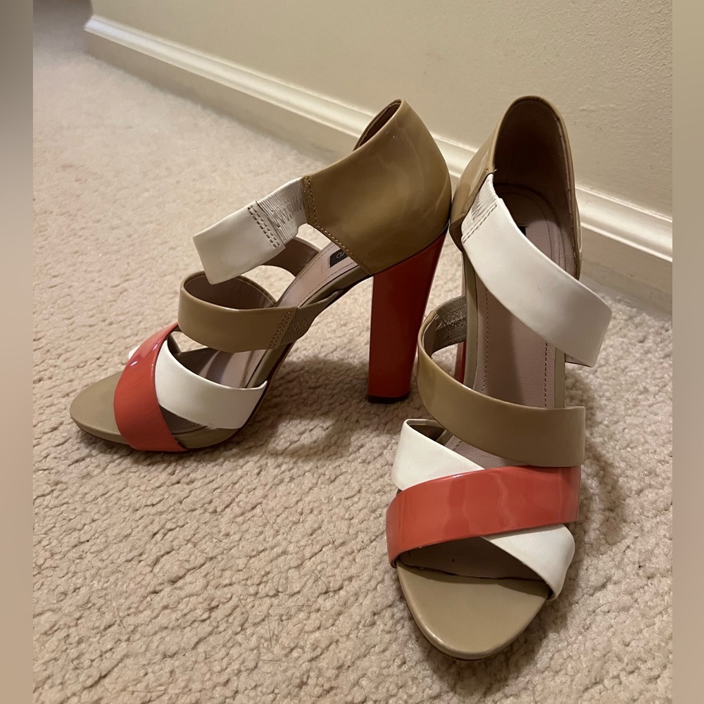Joan & David Banded Peach, Tan, White Heels, size 7.5